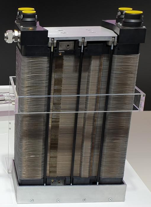 Stack de EKPO Fuel Cell Technologies, constitué de300 cellules empilées, chacune alimentée en hydrogène sous2.5b